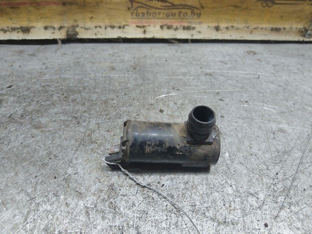 Насос (моторчик) омывателя стекла 5B2R2B Mazda Xedos 6 - Фото 3