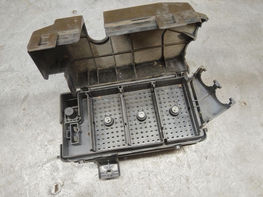 Короб предохранителей JMR4CK Hyundai Trajet купить с доставкой