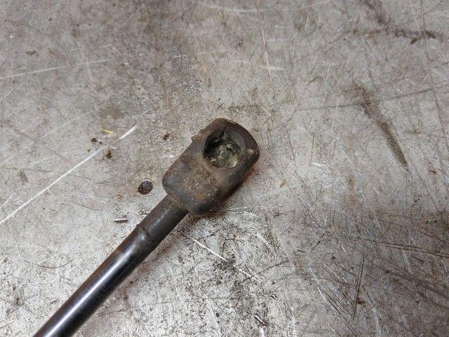 Амортизатор капота NOHY2B Volkswagen Passat - Фото 3