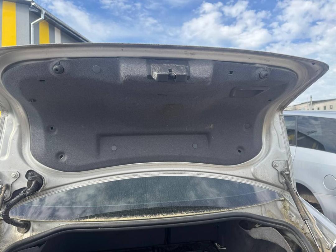 Обшивка крышки багажника J0ZRYL Volvo S40 купить