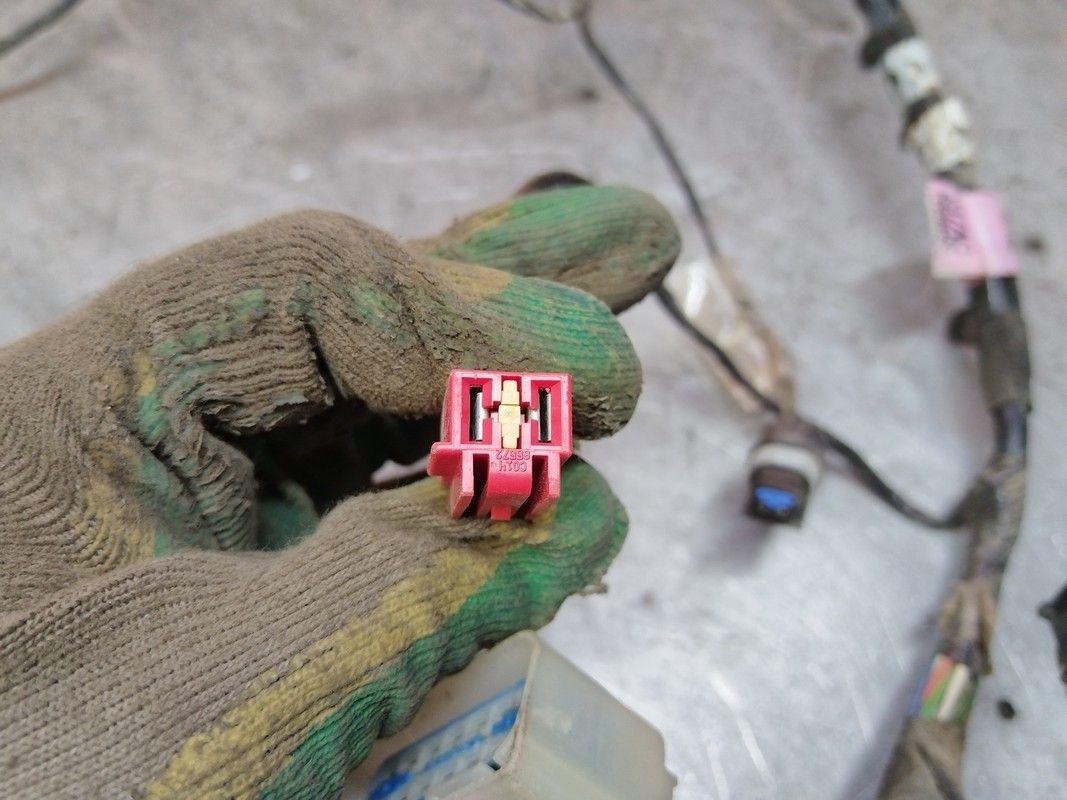 Проводка двери передней левой C2V0EA Chrysler Voyager купить с доставкой