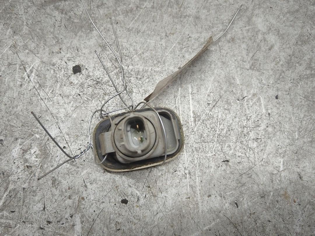 Повторитель передний левый MN4BU7 Toyota Corolla - Фото 3