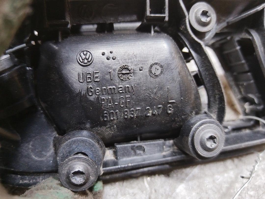 Ручка внутренняя передняя левая NH38GW Volkswagen Polo купить в магазине запчастей бу