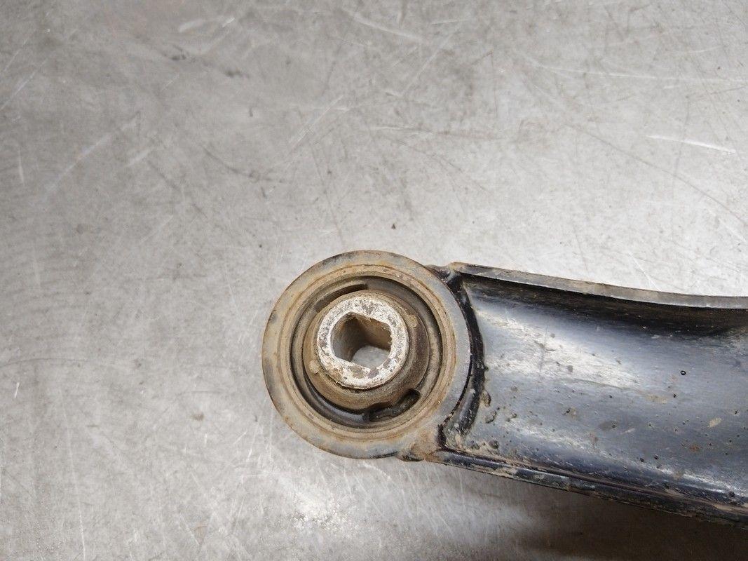 Рычаг передний правый TTE9WT Mazda Premacy - Фото 6