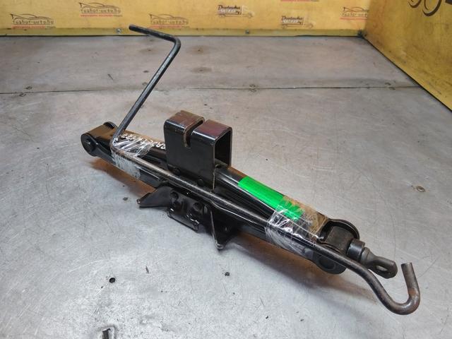 Домкрат JB6F1A Hyundai Trajet