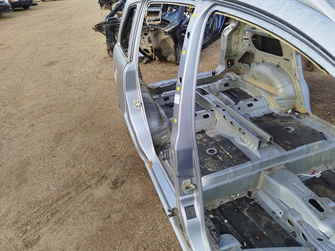 Стойка кузовная центральная правая 2S4Q7X Opel Zafira купить в магазине запчастей бу