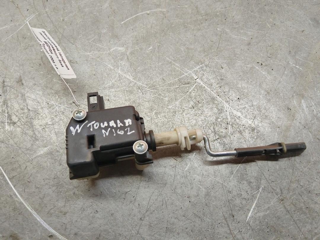 Электропривод запирания лючка топливного бака BEDY0H Volkswagen Touran