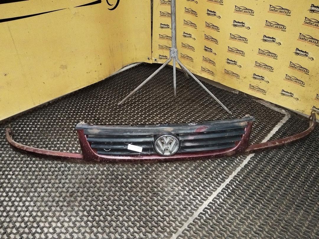 Решетка радиатора HTQ9RG Volkswagen Passat - Фото 1