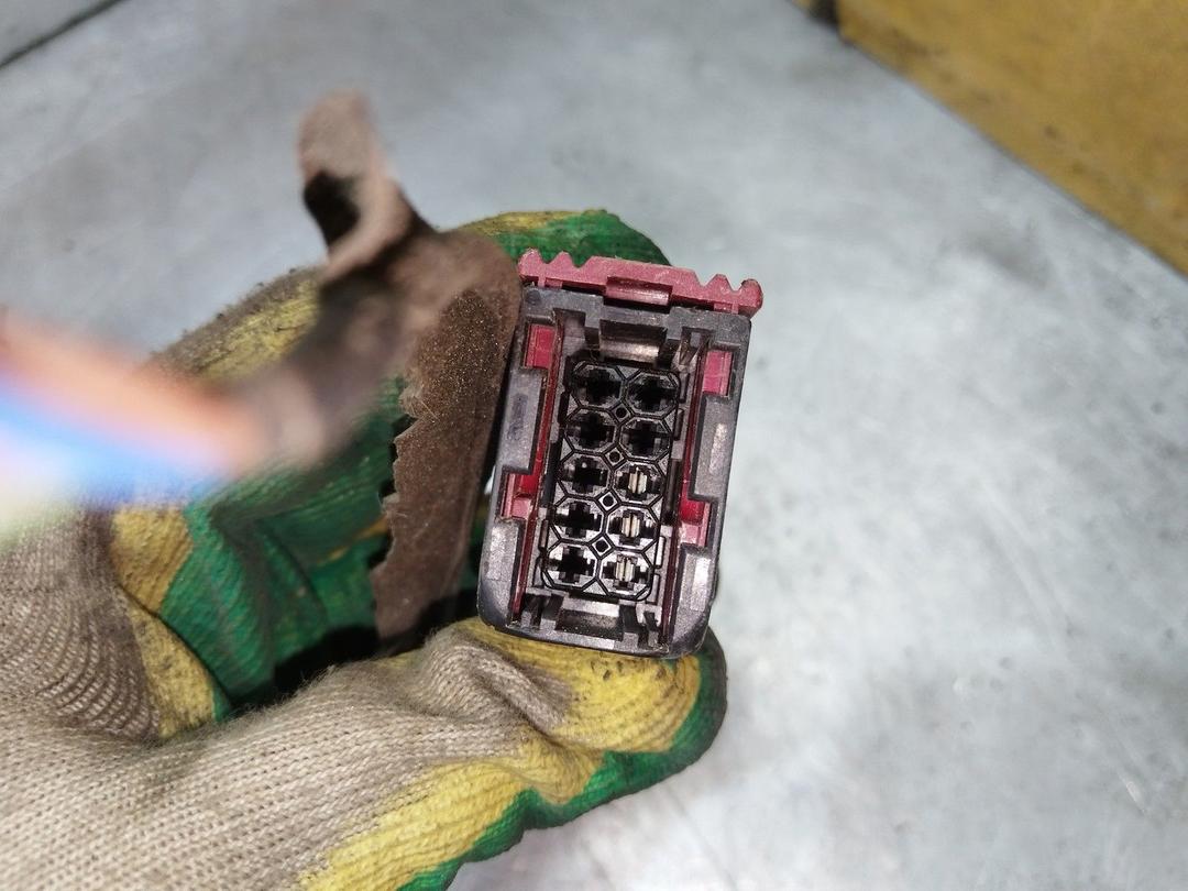 Проводка двери передней правой RY8TDD Opel Zafira undefined