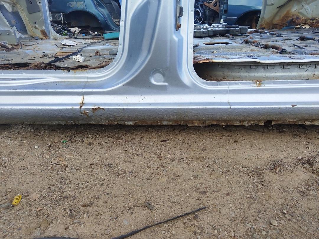 Стойка кузовная центральная левая NI377E Kia Carnival купить