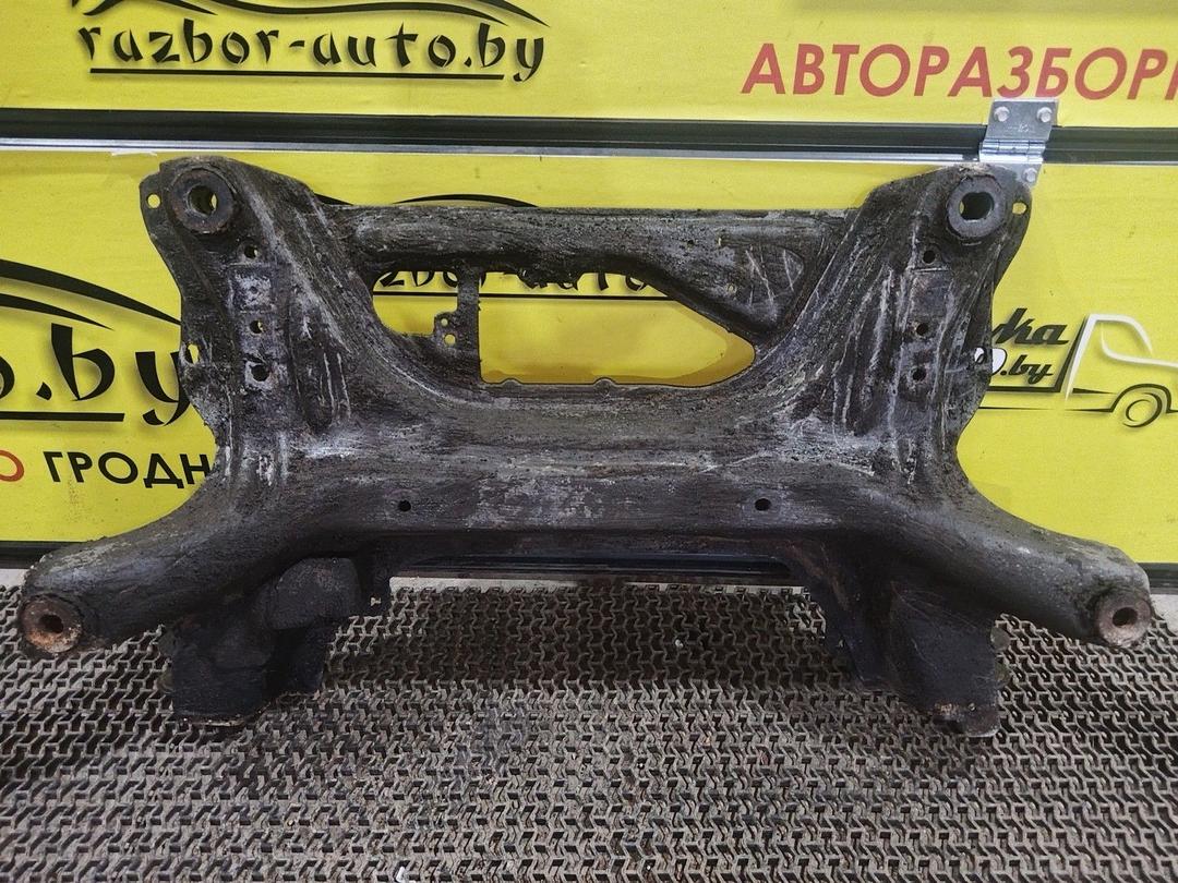 Балка подвески передняя (подрамник) 8JFQMN Citroen C5