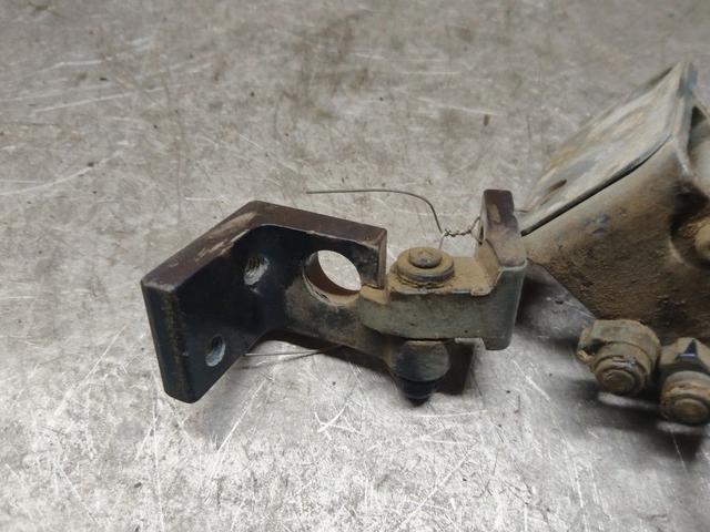 Петля двери задней правой MOM0UF Seat Altea купить с доставкой