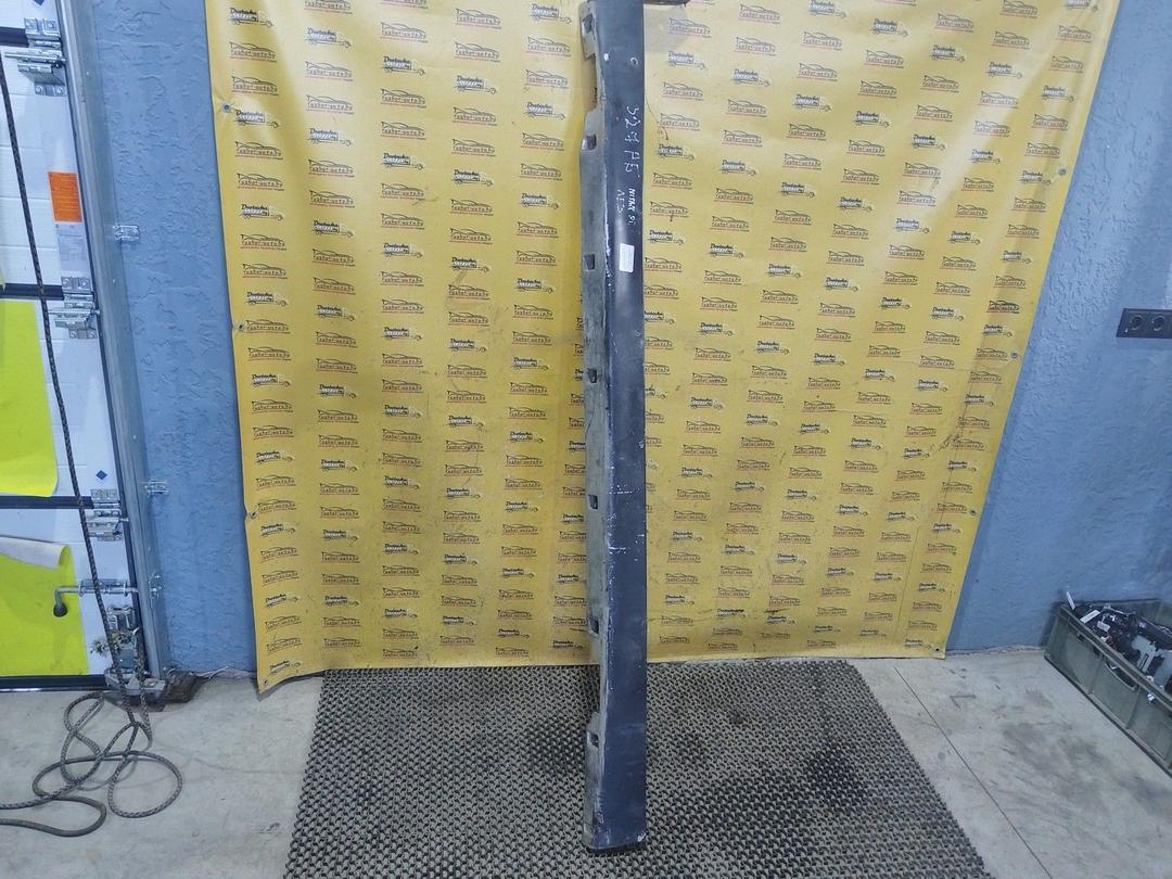 Накладка на порог наружная левая 7X1UQR Nissan Primera