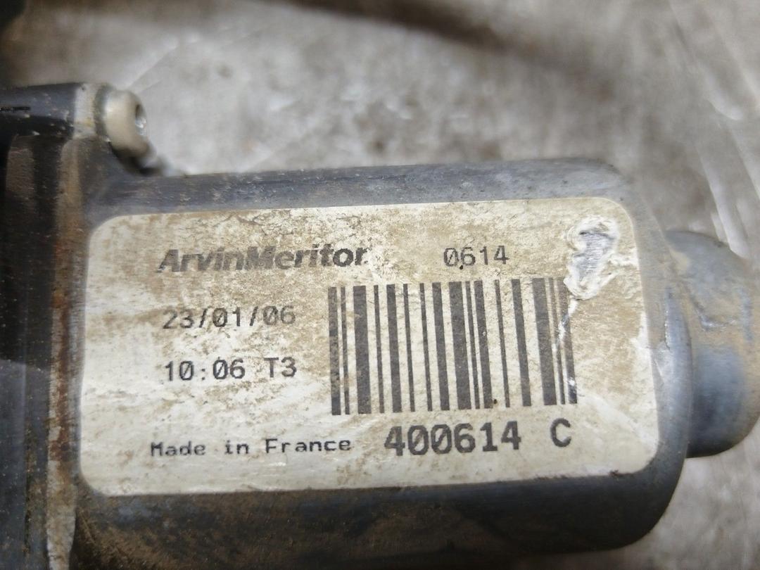 Стеклоподъемник электрический задний правый 3XR7OE Renault Espace купить с доставкой