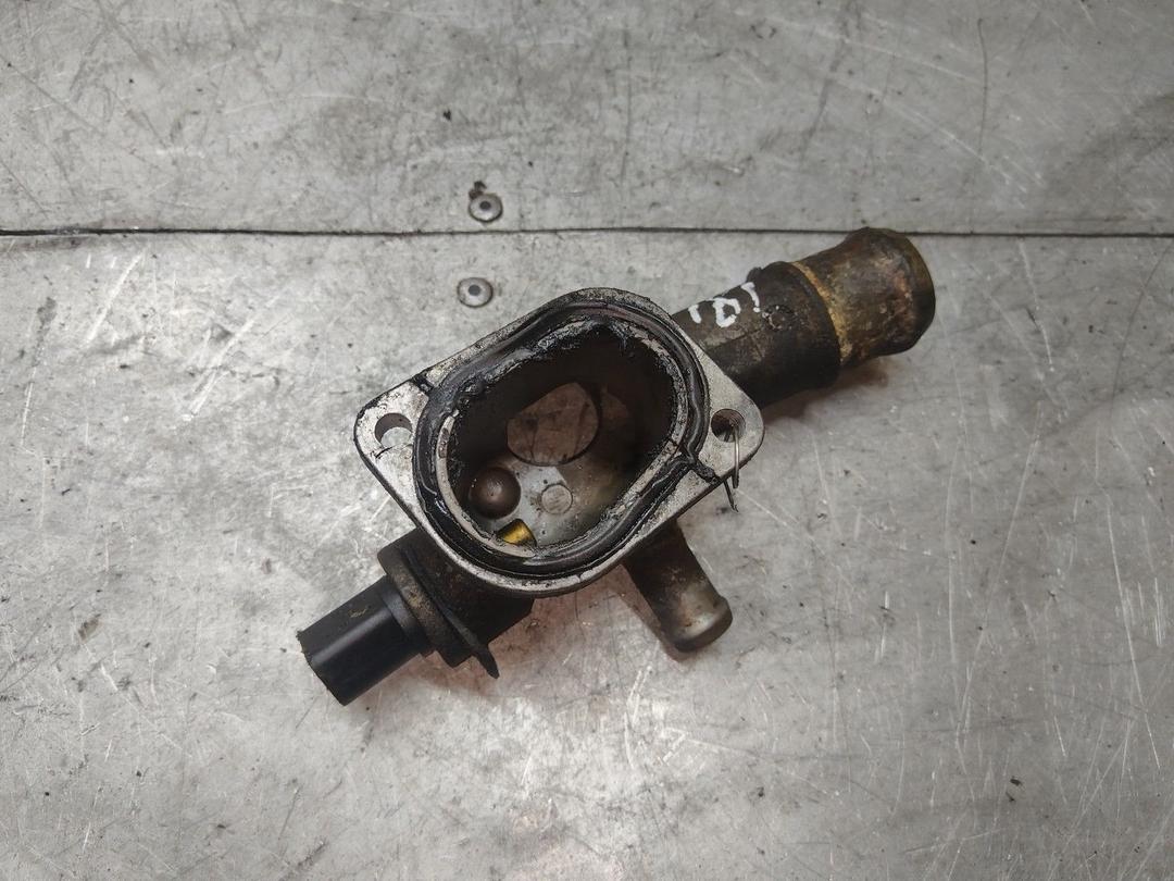 Фланец (тройник) системы охлаждения B73STO Volkswagen Golf купить