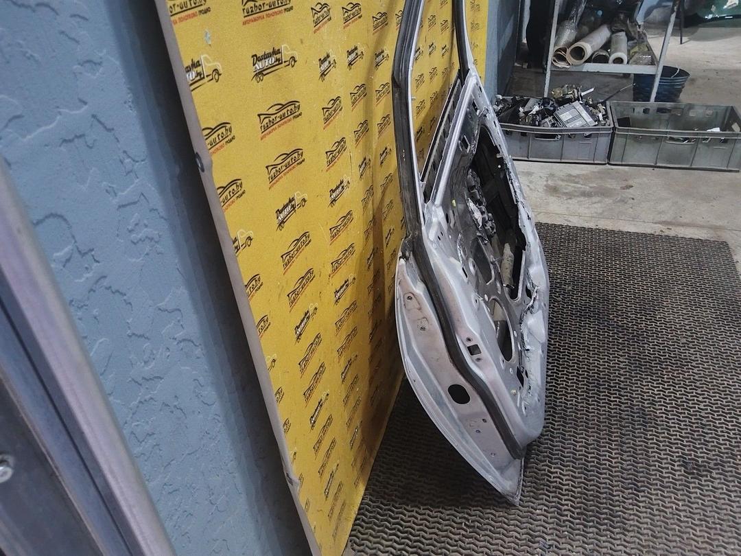 Дверь передняя правая XC4WUS Mitsubishi Grandis undefined