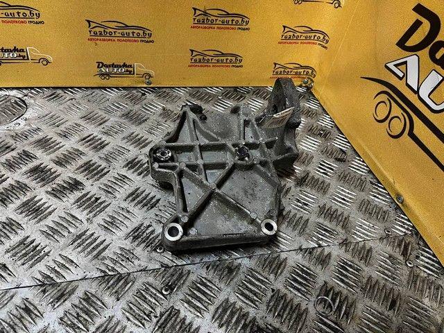 Кронштейн компрессора кондиционера 6KFF38 Volkswagen Passat - Фото 1