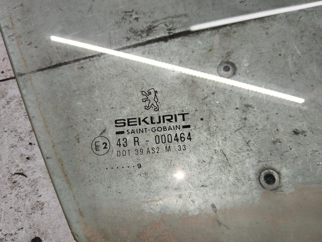 Стекло двери передней правой OTXWQW Peugeot 206 купить в магазине запчастей бу