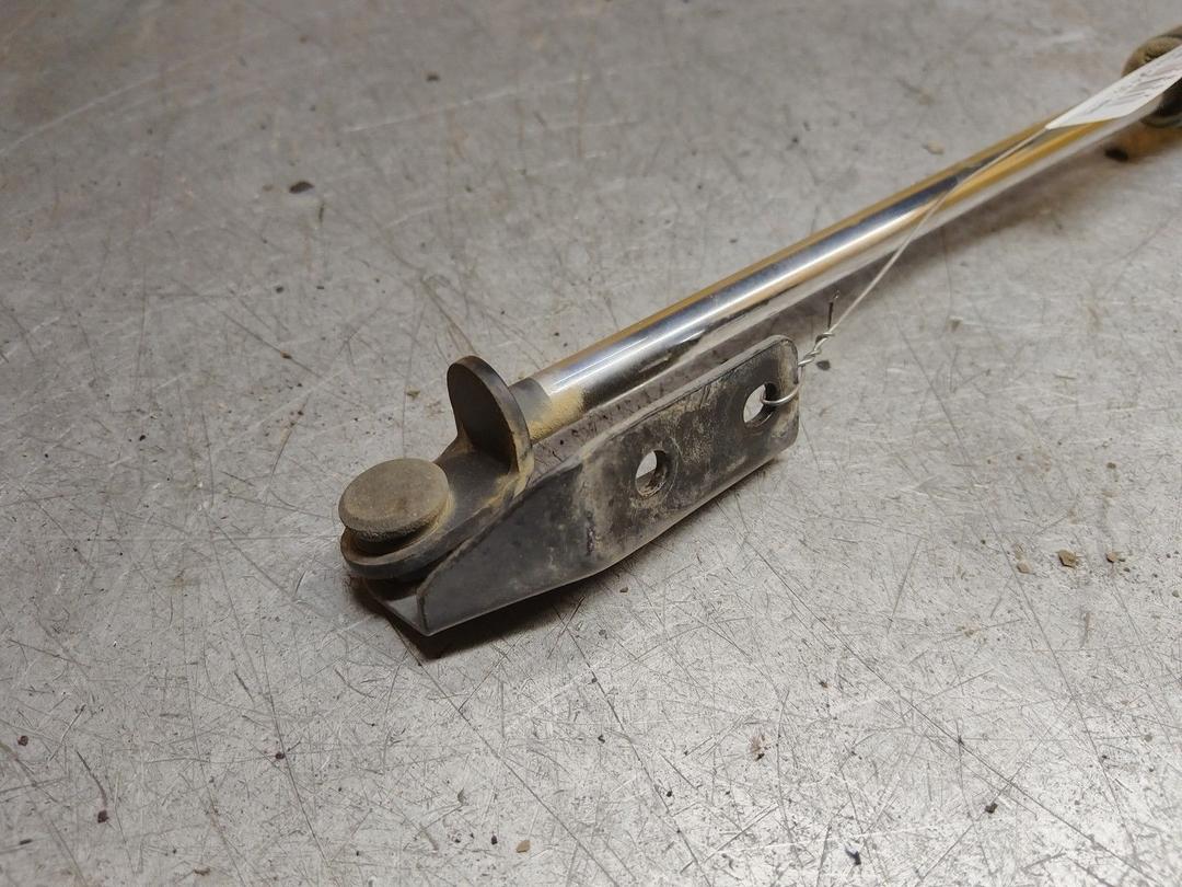 Амортизатор крышки багажника (3-5 двери) 3BLP18 Mazda Premacy - Фото 2