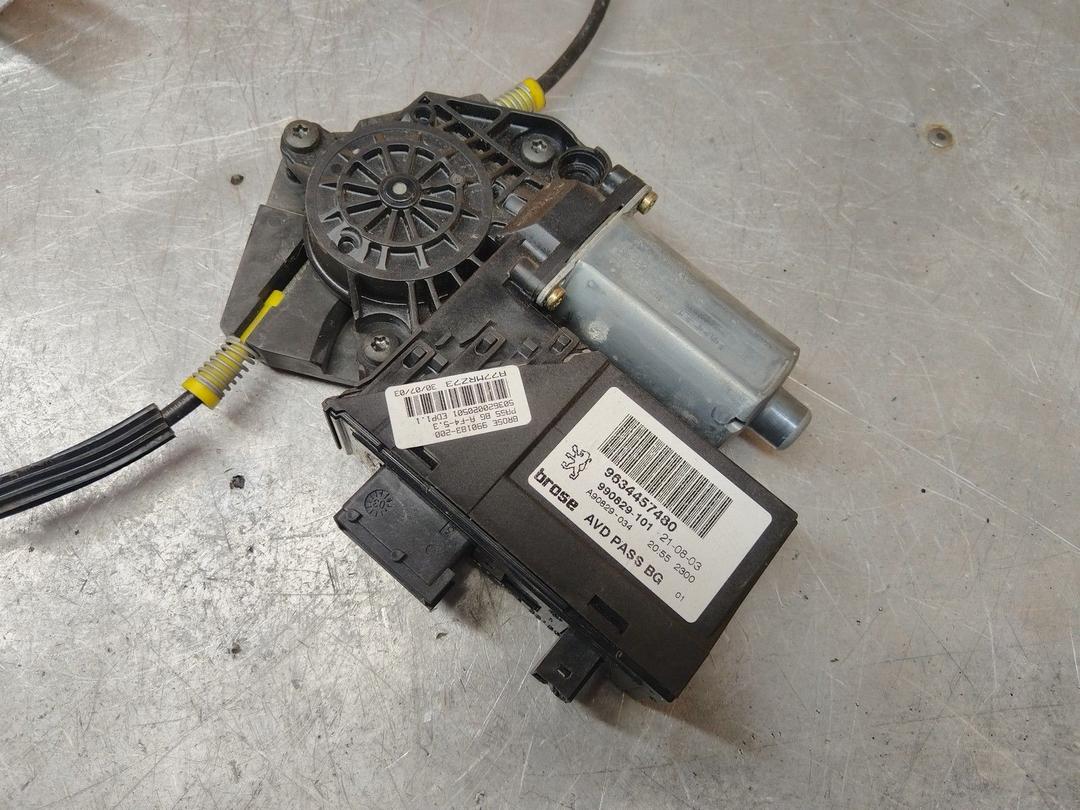 Стеклоподъемник электрический передний правый 16T7QQ Peugeot 307 купить