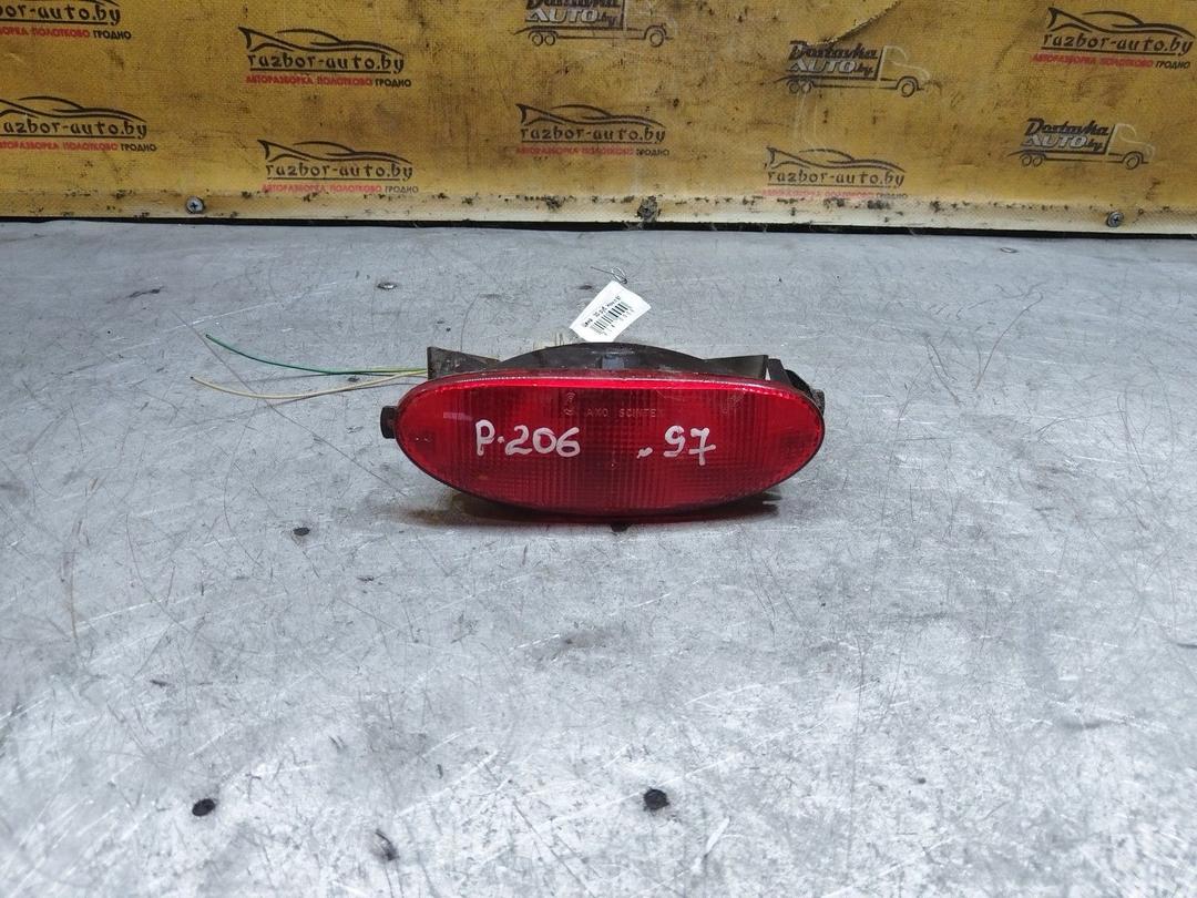 Фонарь противотуманный центральный PIQKH5 Peugeot 206