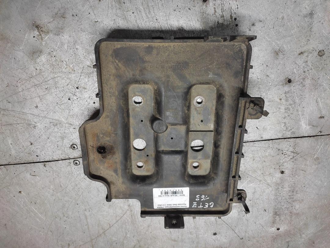 Полка аккумулятора J75Z5X Hyundai Getz - Фото 1