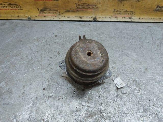 Подушка крепления двигателя MWFT0R Volkswagen Passat купить в магазине запчастей бу