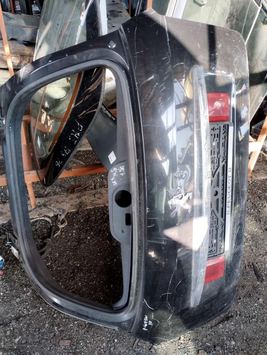 Крышка багажника (дверь 3-5) 4FU43T Peugeot 407 купить