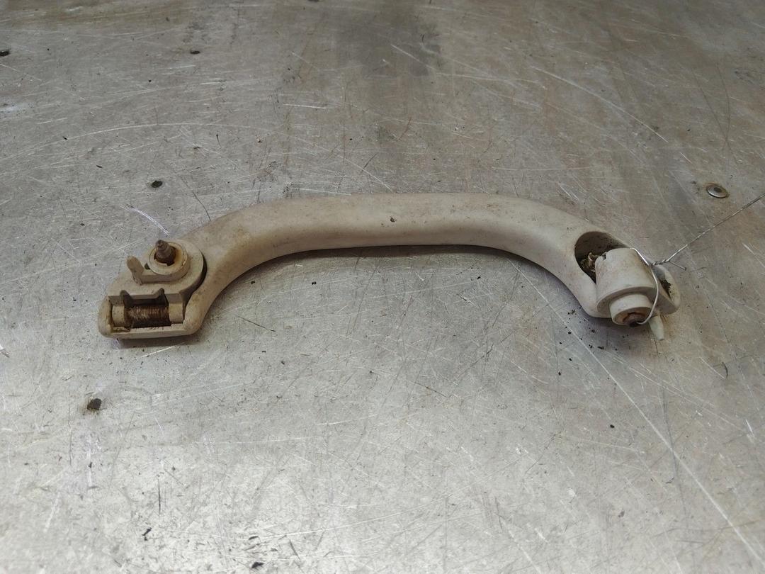 Ручка внутренняя потолочная M69K06 Volkswagen Passat купить