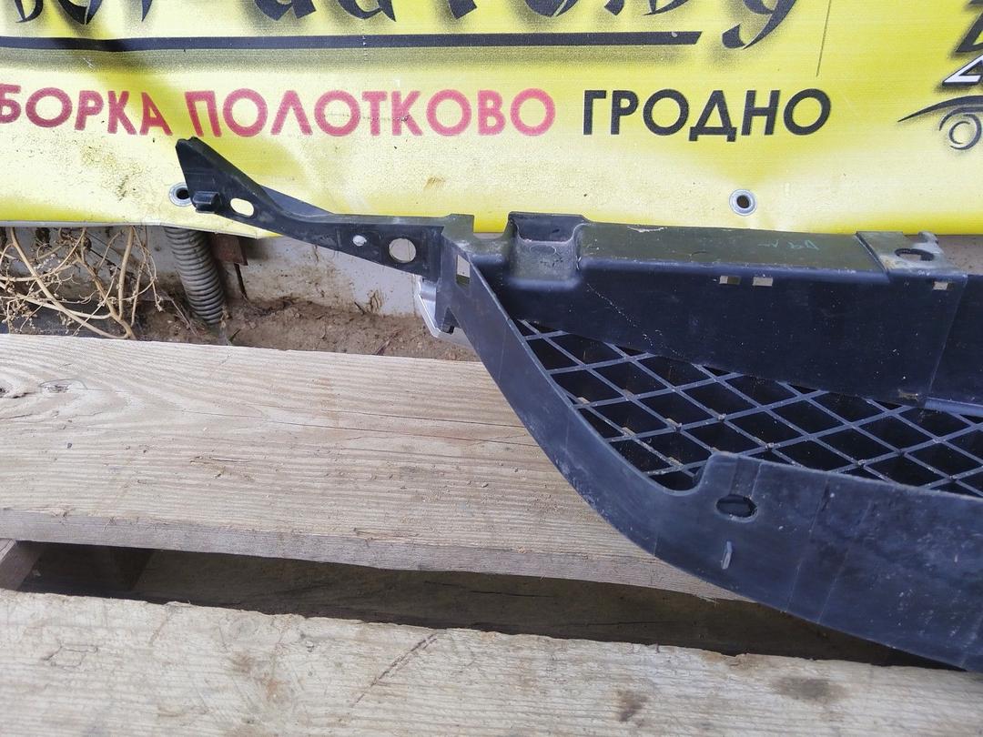 Решетка радиатора Q98JO0 Mazda Premacy купить на авторазборке