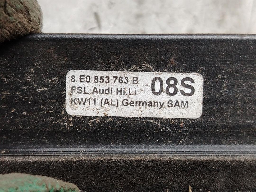 Молдинг стекла двери задней левой наружный YAPR88 Audi A4 - Фото 7