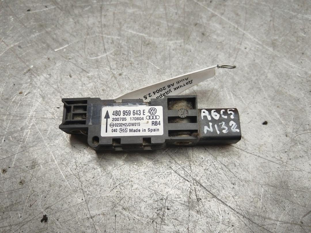 Датчик удара UF1ODZ Audi A6