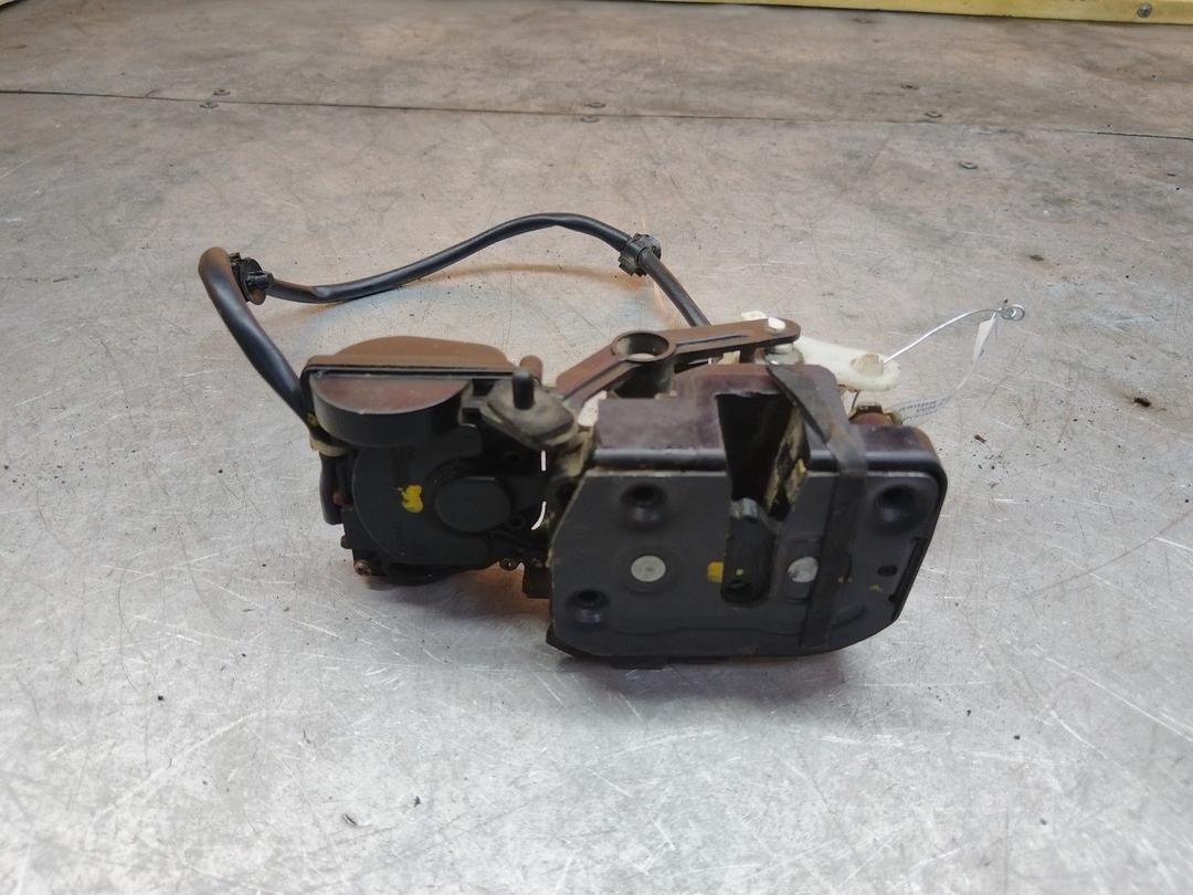 Замок двери задней правой WRX56G Mazda Premacy