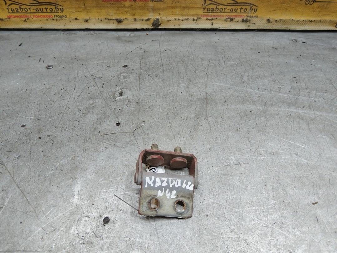 Петля крышки багажника L6N5SG Mazda 626 купить