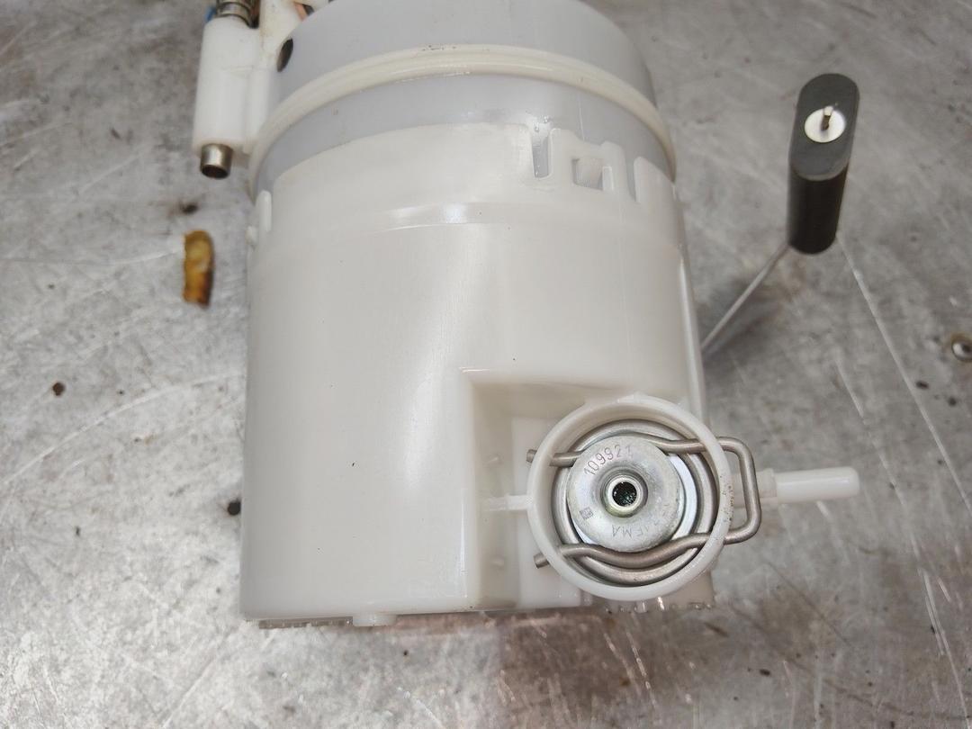 Колба в бак DN6I15 Kia Sorento undefined