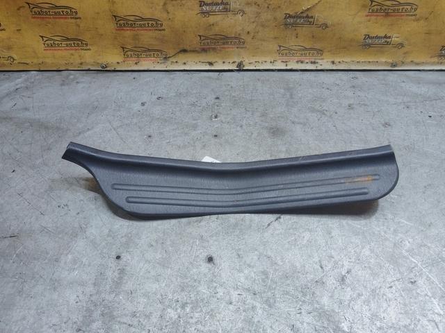 Накладка на порог внутренняя задняя правая MXXCG7 Mitsubishi Carisma купить