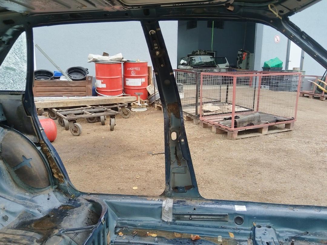 Стойка кузовная центральная левая 72J5Y1 Audi 100 купить с доставкой