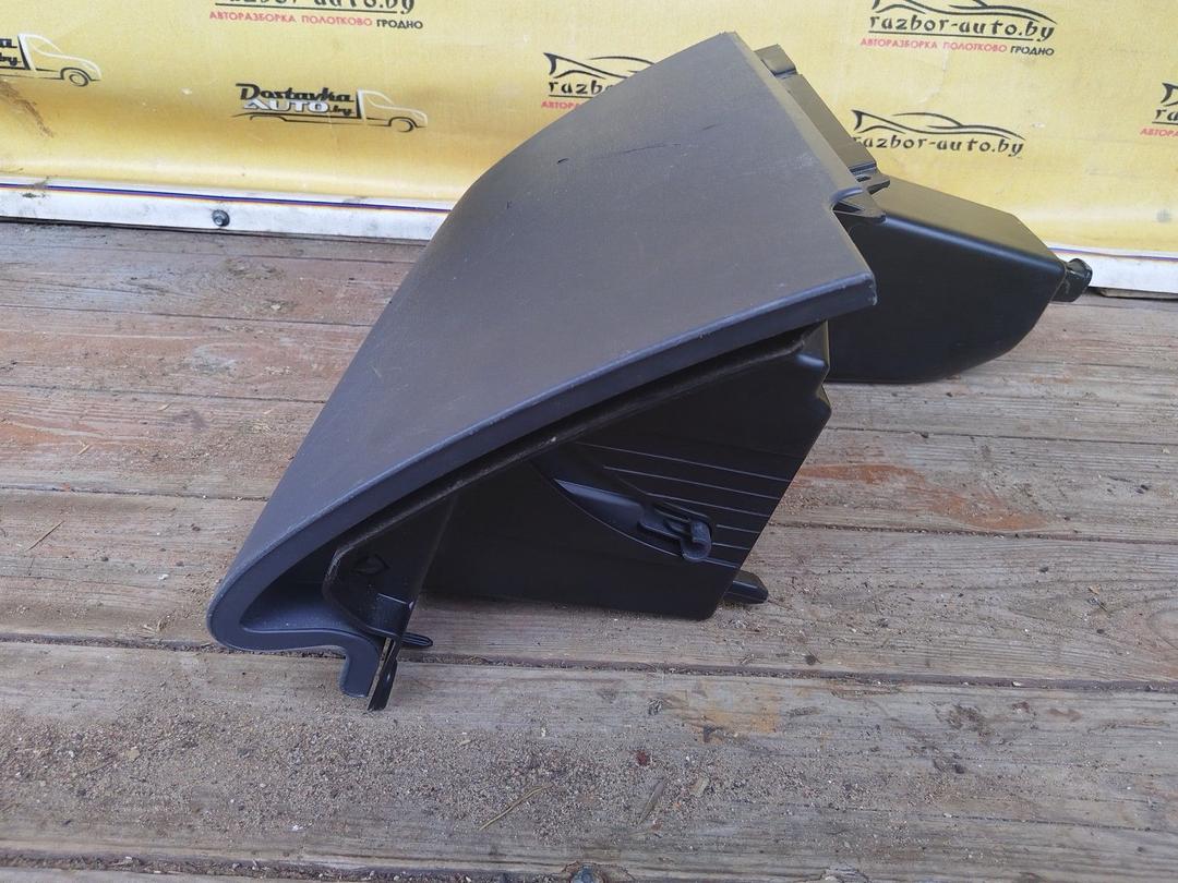 Бардачок ROK8WI Mitsubishi Colt купить в магазине запчастей бу