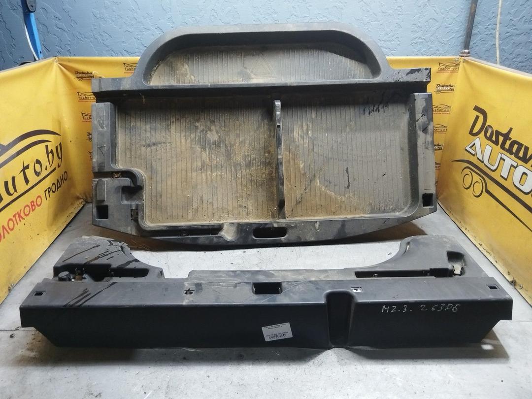 Пластик багажника YI1O48 Mazda 3