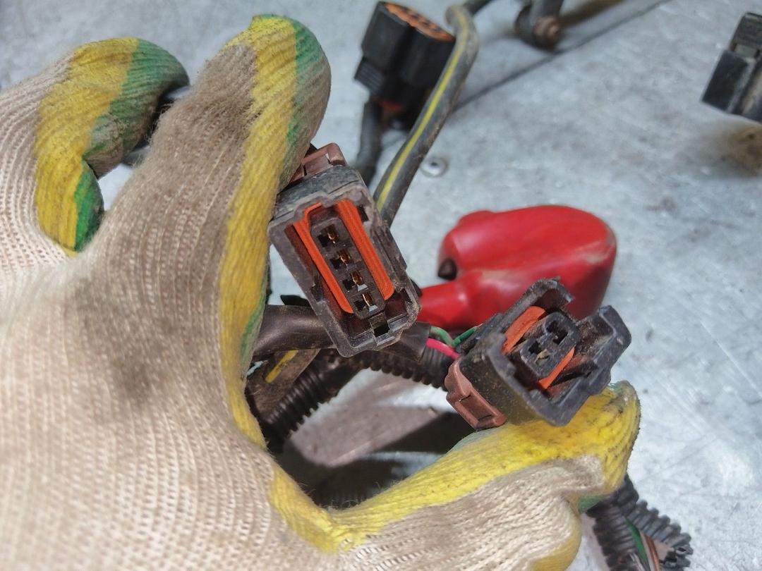 Проводка двигателя LL6O2Y Mitsubishi Carisma undefined