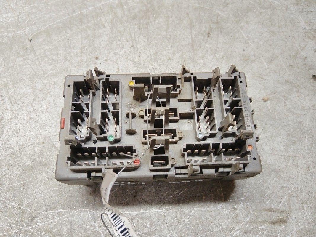 Блок предохранителей L9DKFM Peugeot 406 - Фото 3