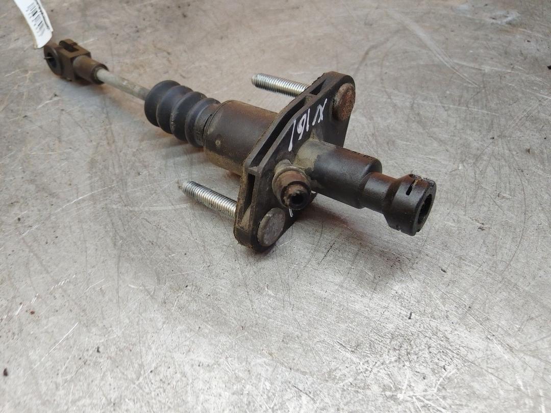 Цилиндр сцепления главный E7DN4T Opel Astra купить на авторазборке