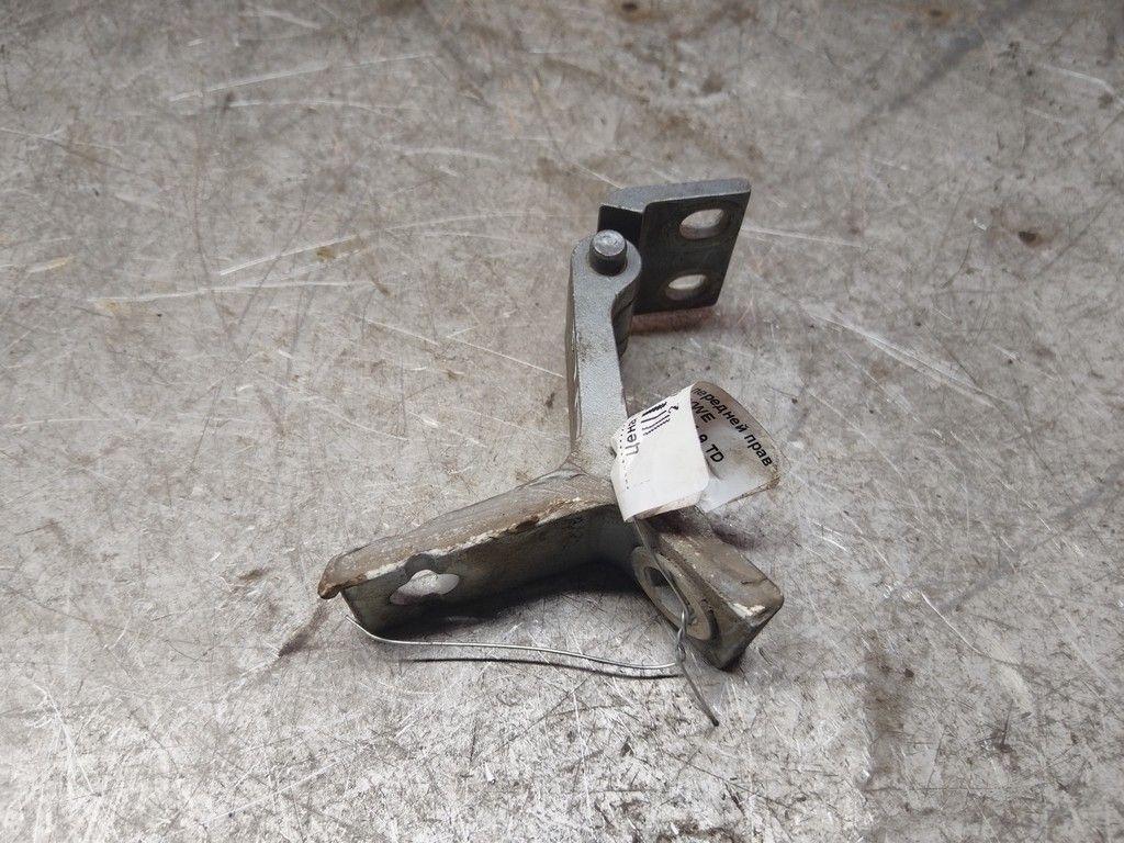 Петля двери передней правой 87VYWE Audi 80