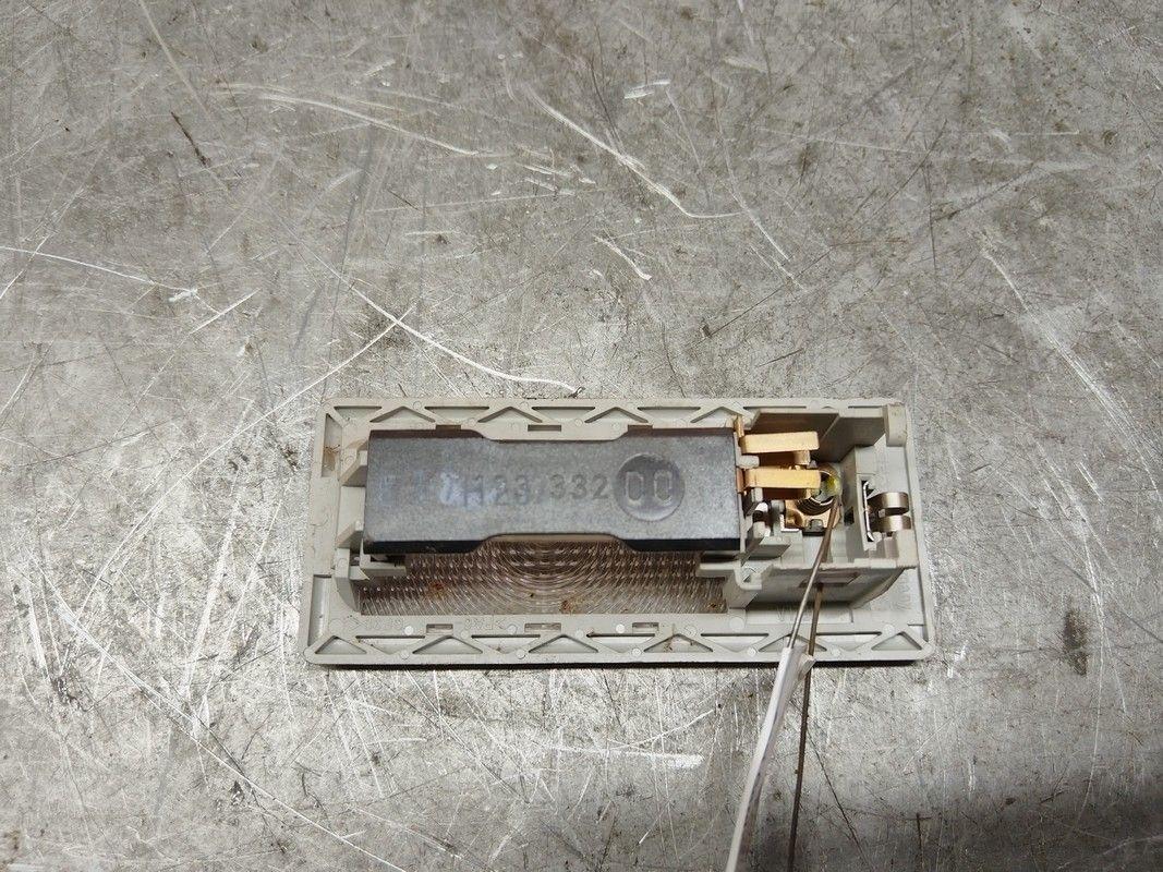 Фонарь салона (плафон) RU9M81 Seat Cordoba купить в магазине запчастей бу