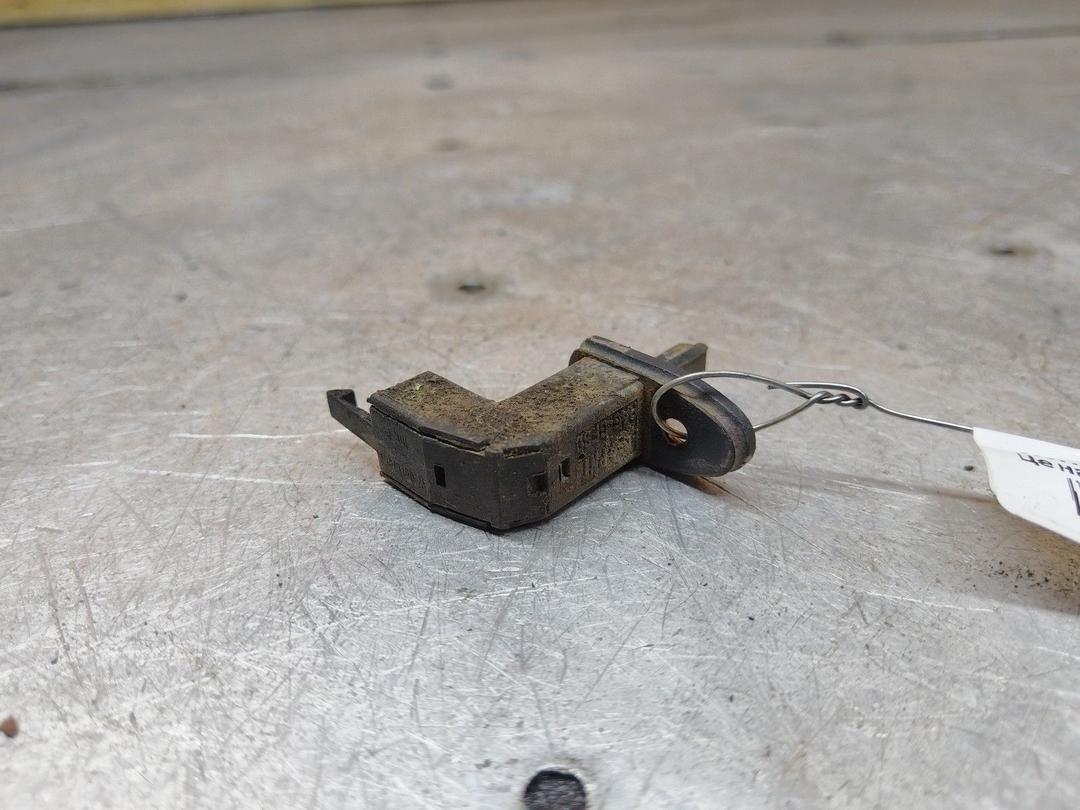 Выключатель концевой (концевик) ZX1GIZ Volkswagen Passat - Фото 2