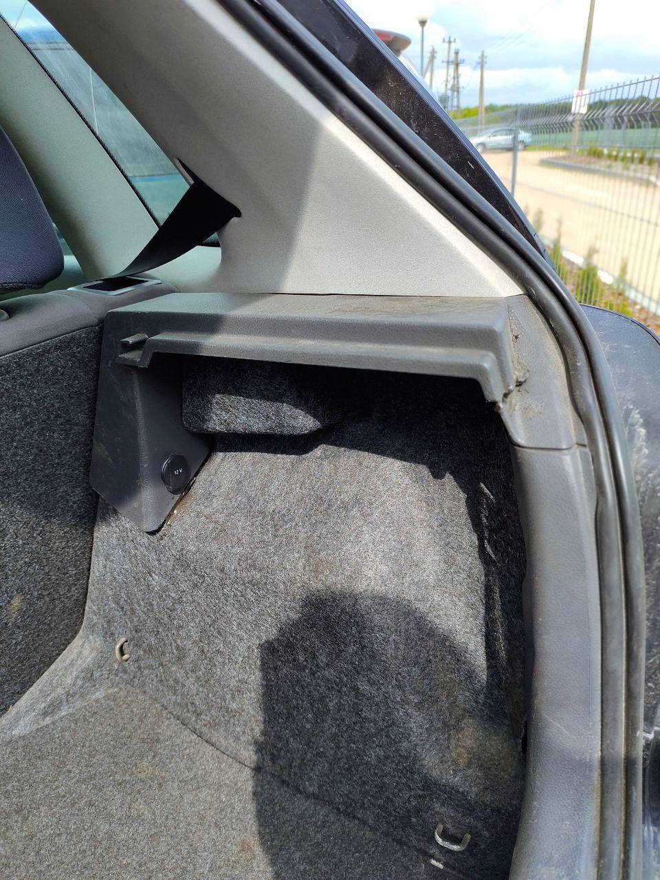 Обшивка багажника E46F6M Volkswagen Polo