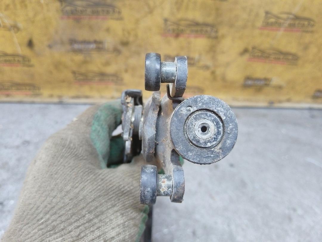 Ролик двери сдвижной WNPK4V Chrysler Voyager купить на авторазборке