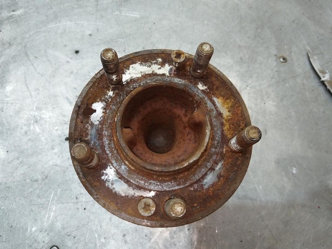 Ступица задняя левая QU4W4M Kia Sorento