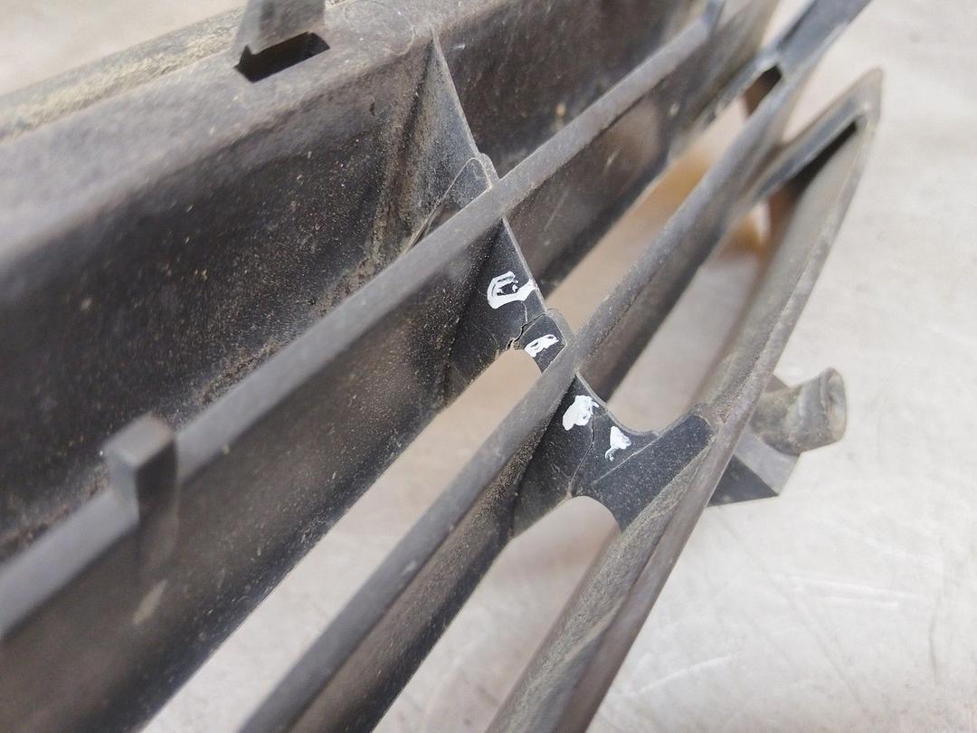 Решетка капота V1ZJSR Opel Astra - Фото 5