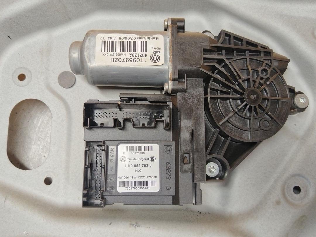 Стеклоподъемник электрический передний правый WT7OOJ Volkswagen Caddy купить